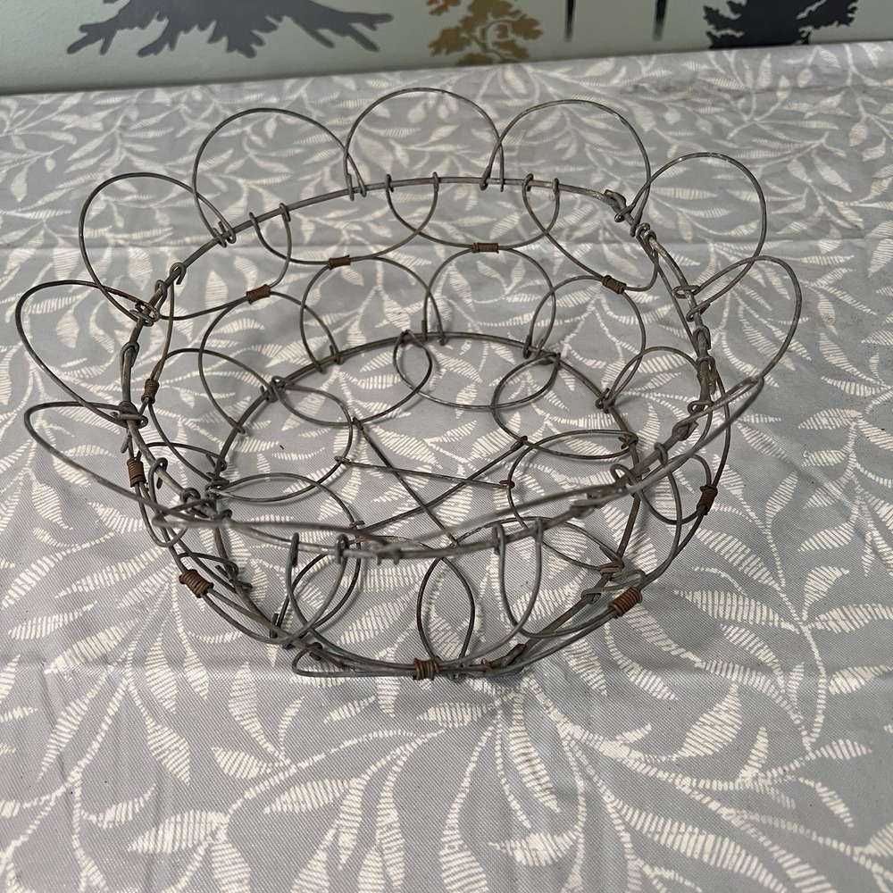 Vintage Collapsible Wire Egg Basket farmhouse country rustic
